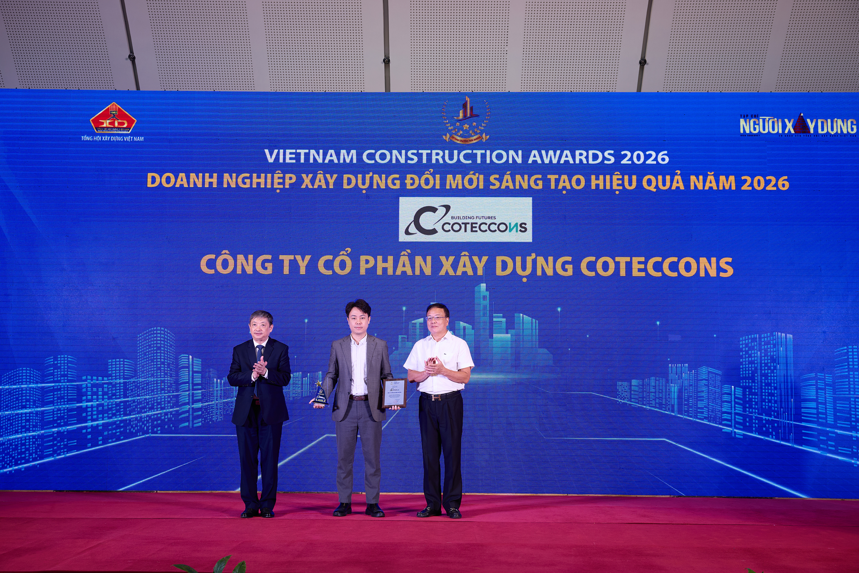 TÁI LẬP “HAT TRICK" TẠI VIETNAM CONSTRUCTION AWARDS 2026, COTECCONS GHI DẤU ẤN Ở 3 HẠNG MỤC TRỌNG ĐIỂM 