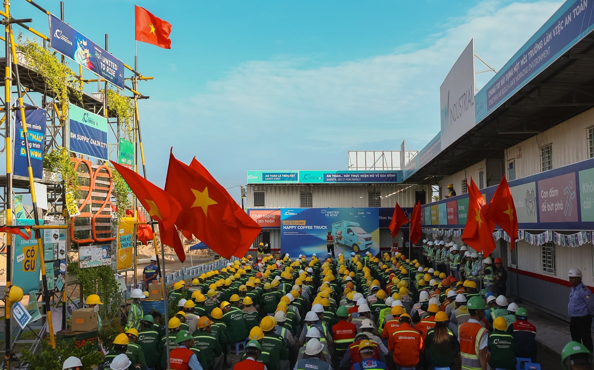 Tạo ra sự hợp lực từ "những điều tử tế": Điểm khác biệt khó sao chép của Coteccons